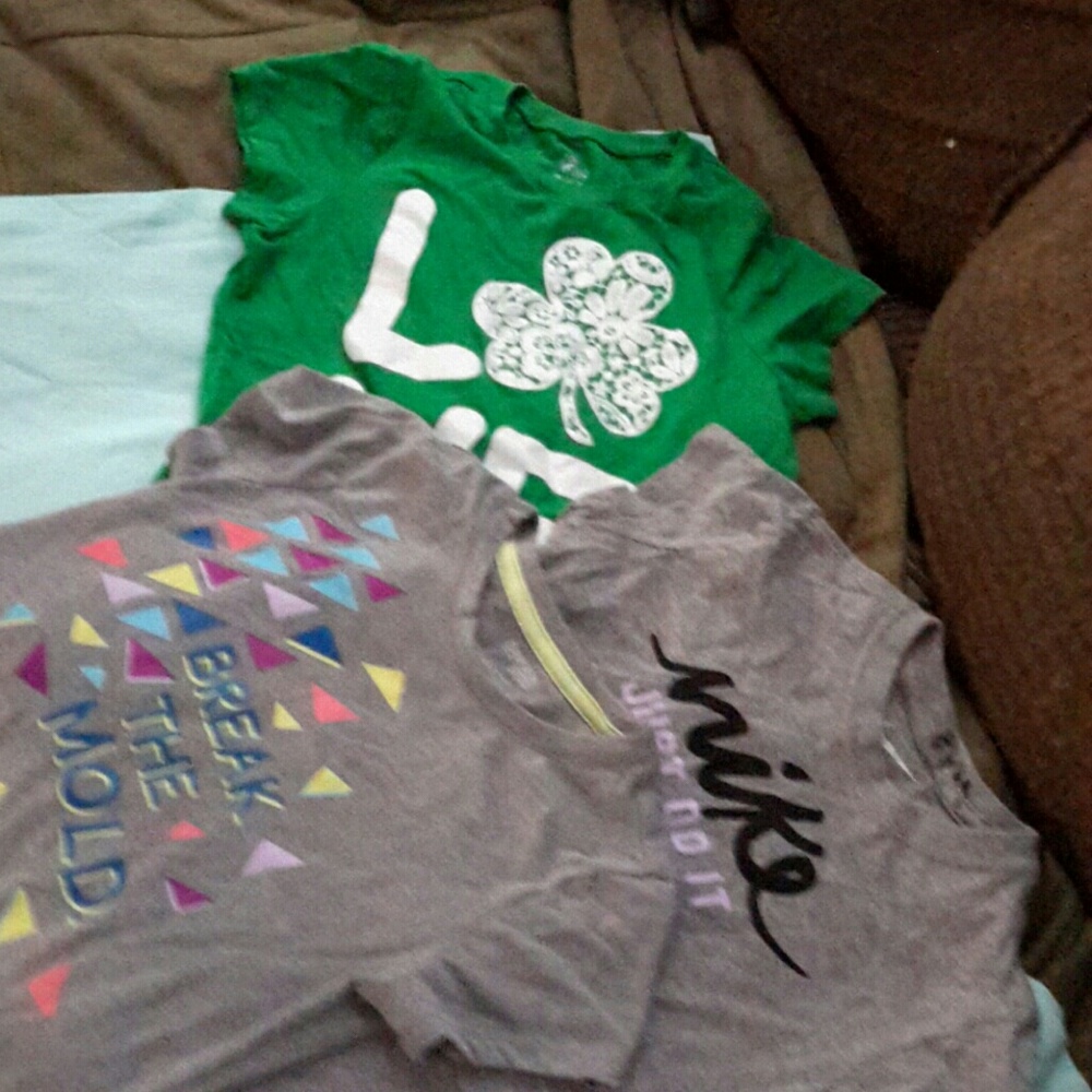 Lot of 3 girls t-shirts